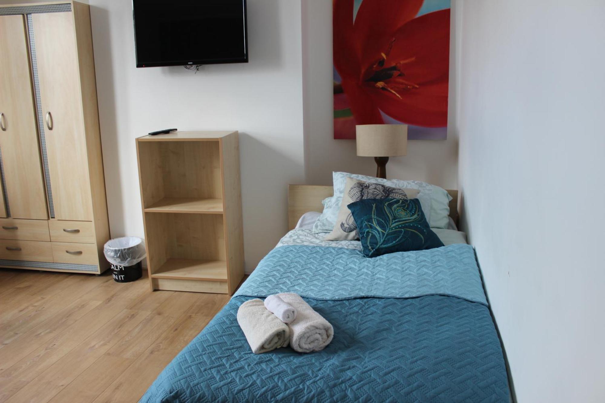 Mother-In-Law Guest House Hotel Leeds 리즈 외부 사진