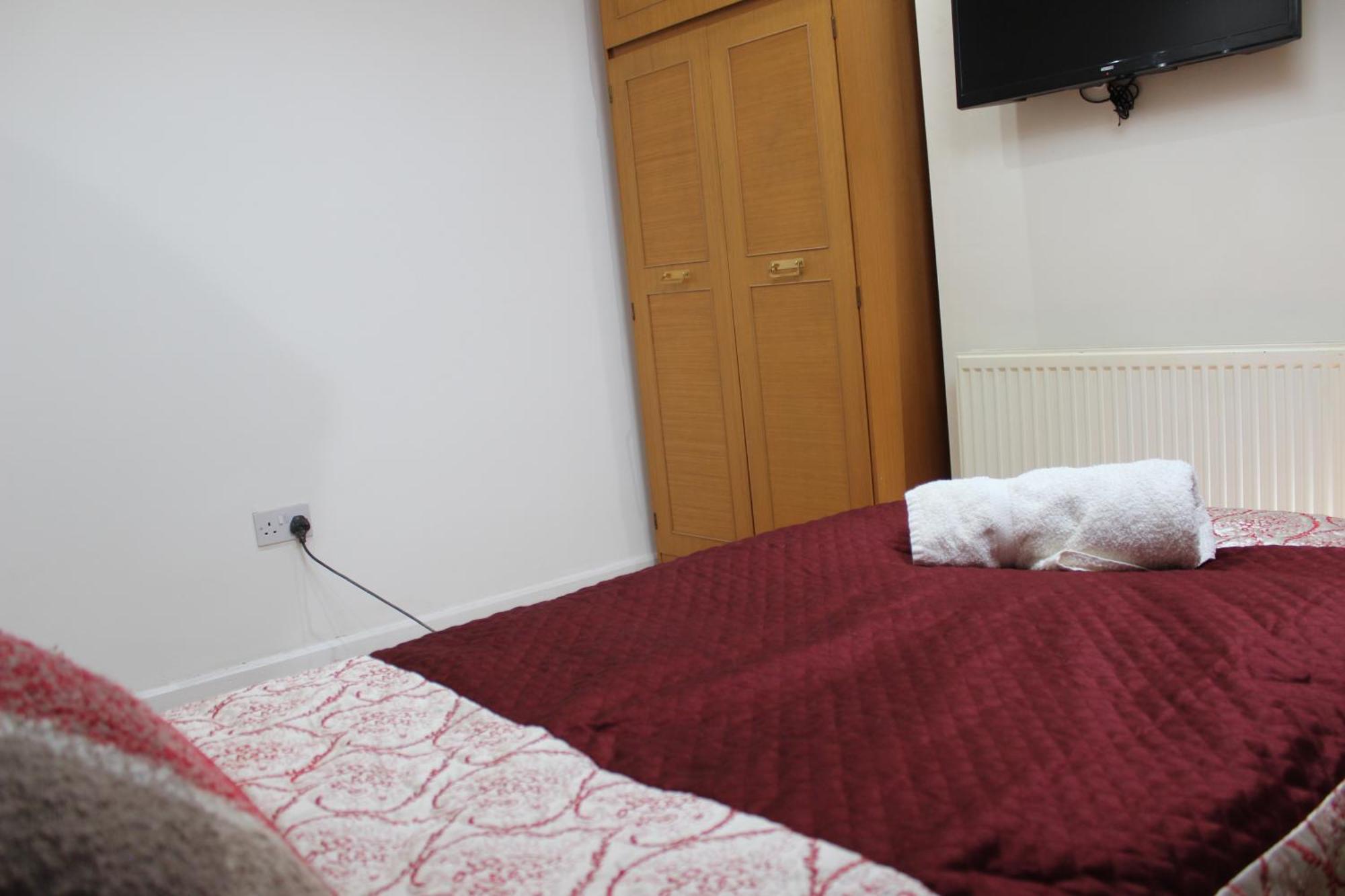 Mother-In-Law Guest House Hotel Leeds 리즈 외부 사진