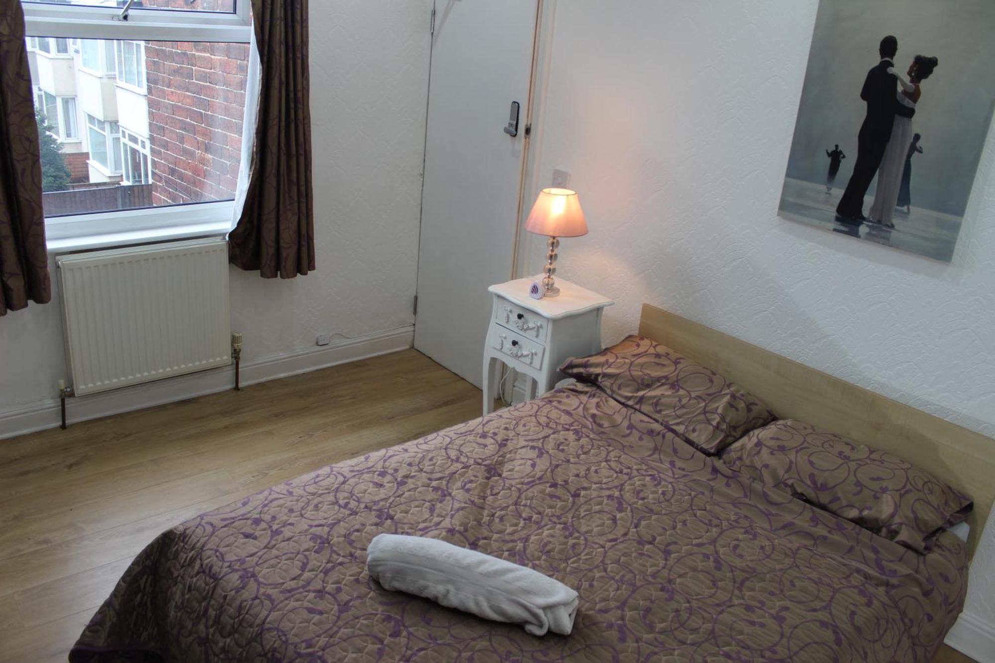 Mother-In-Law Guest House Hotel Leeds 리즈 외부 사진