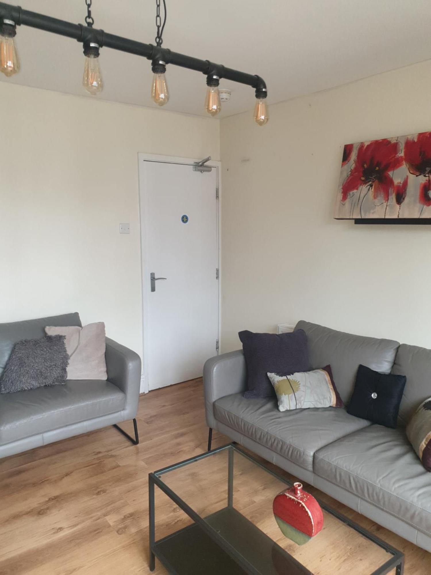 Mother-In-Law Guest House Hotel Leeds 리즈 외부 사진