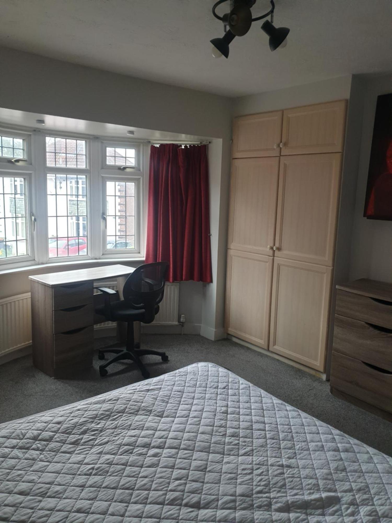Mother-In-Law Guest House Hotel Leeds 리즈 외부 사진