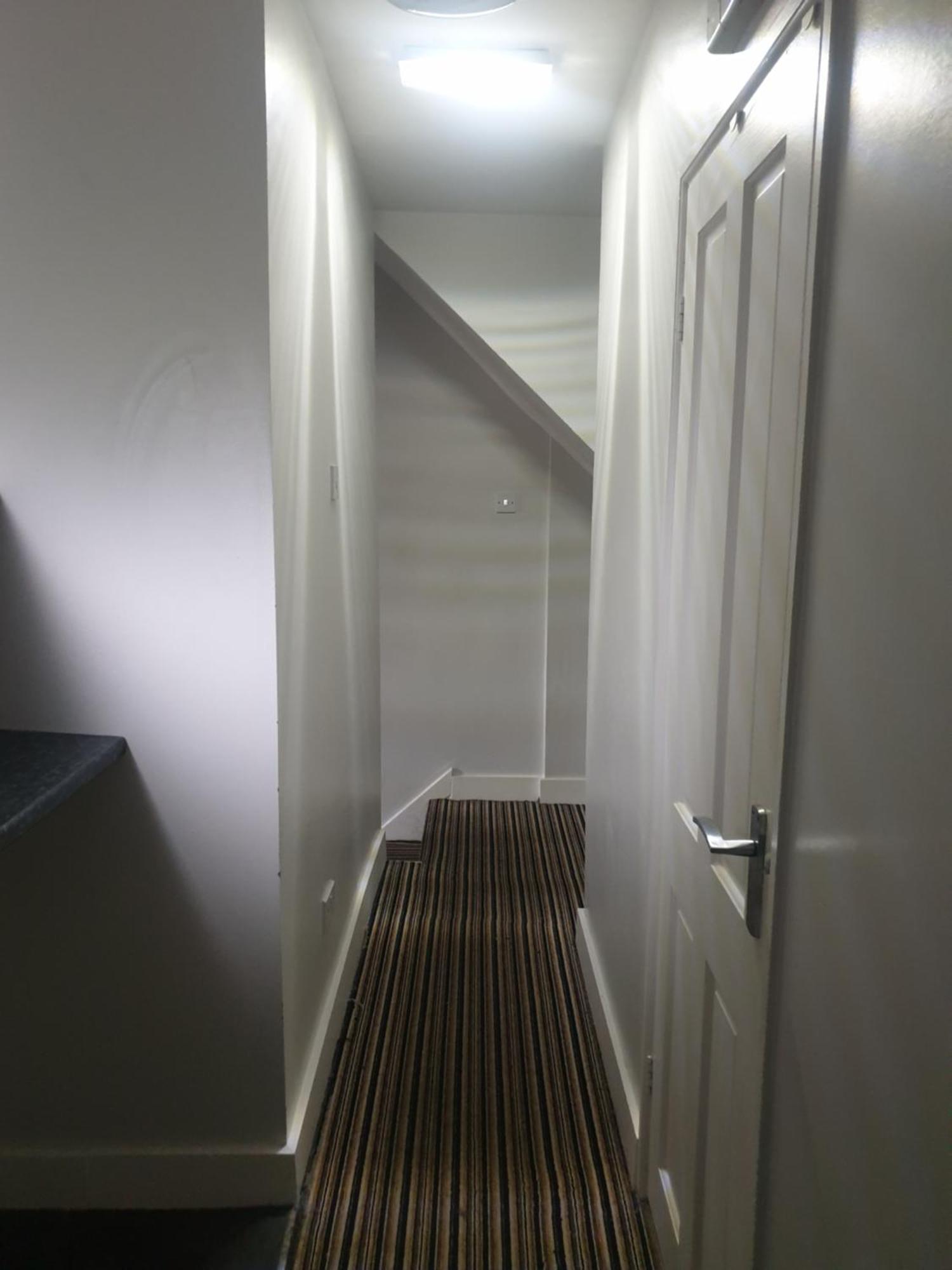 Mother-In-Law Guest House Hotel Leeds 리즈 외부 사진