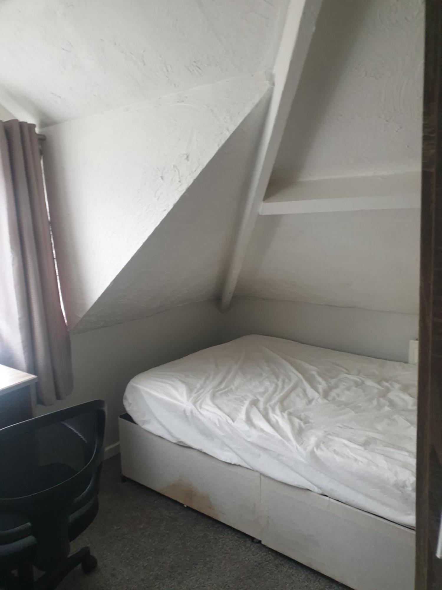 Mother-In-Law Guest House Hotel Leeds 리즈 외부 사진