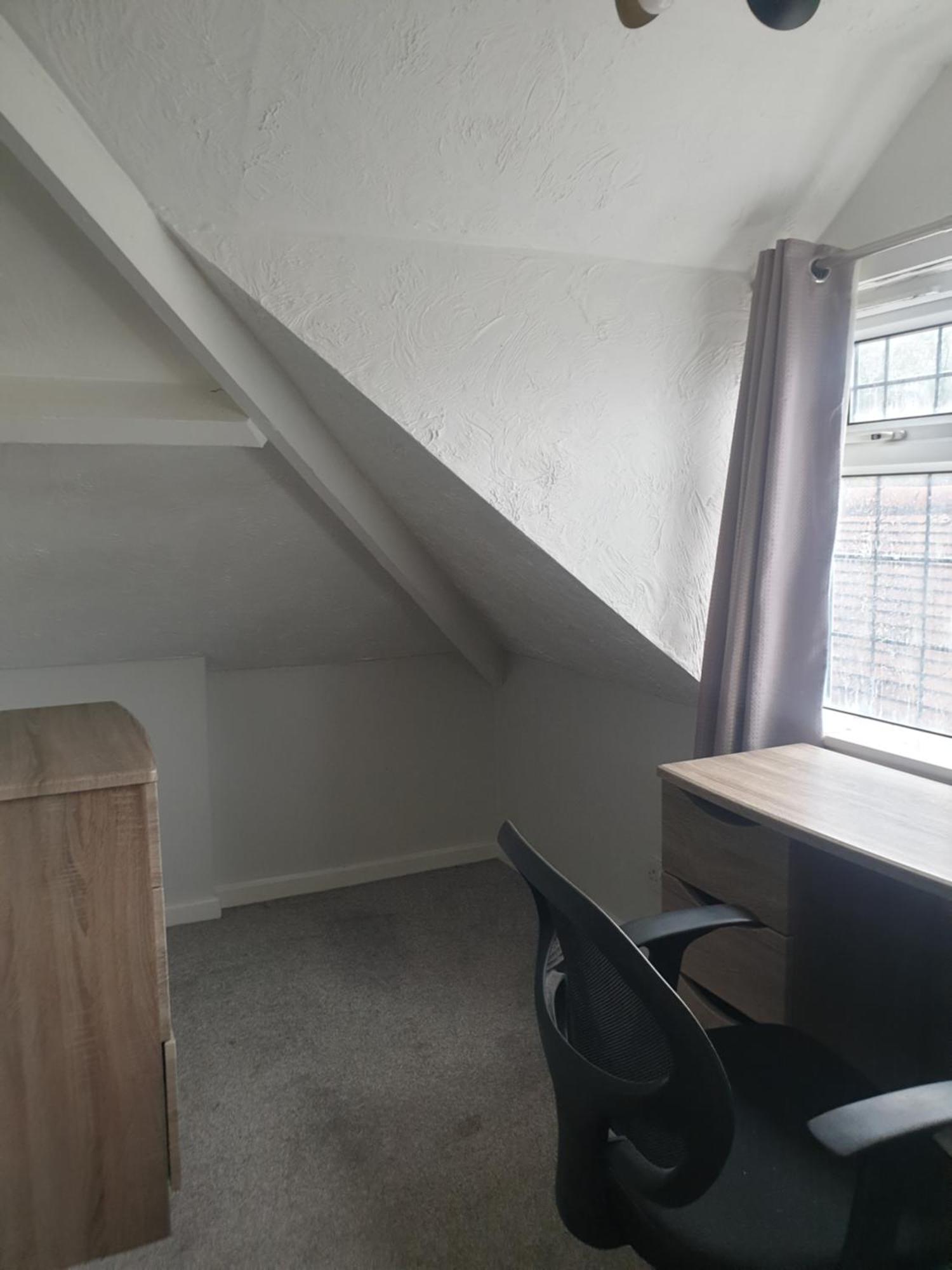 Mother-In-Law Guest House Hotel Leeds 리즈 외부 사진