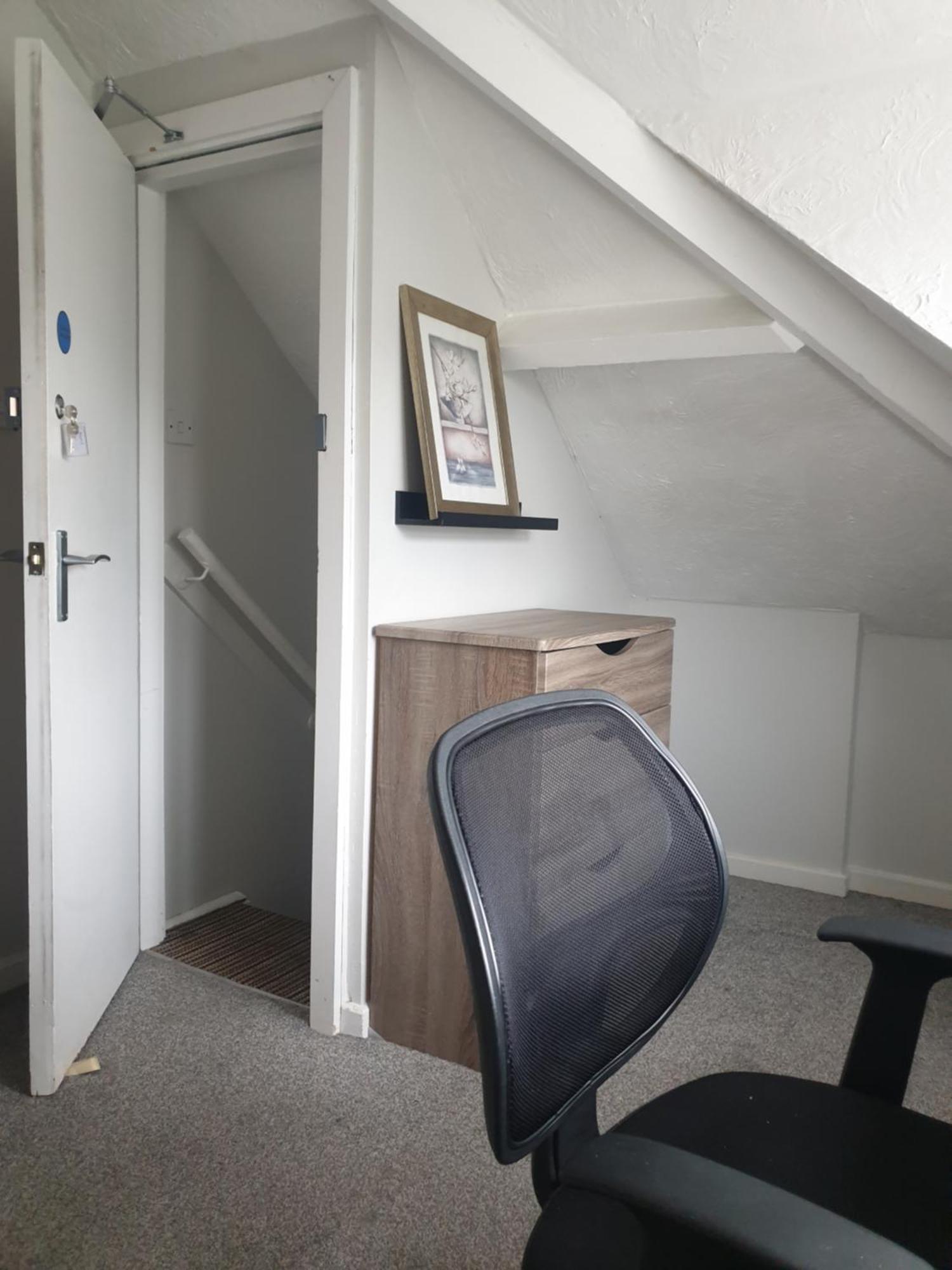 Mother-In-Law Guest House Hotel Leeds 리즈 외부 사진
