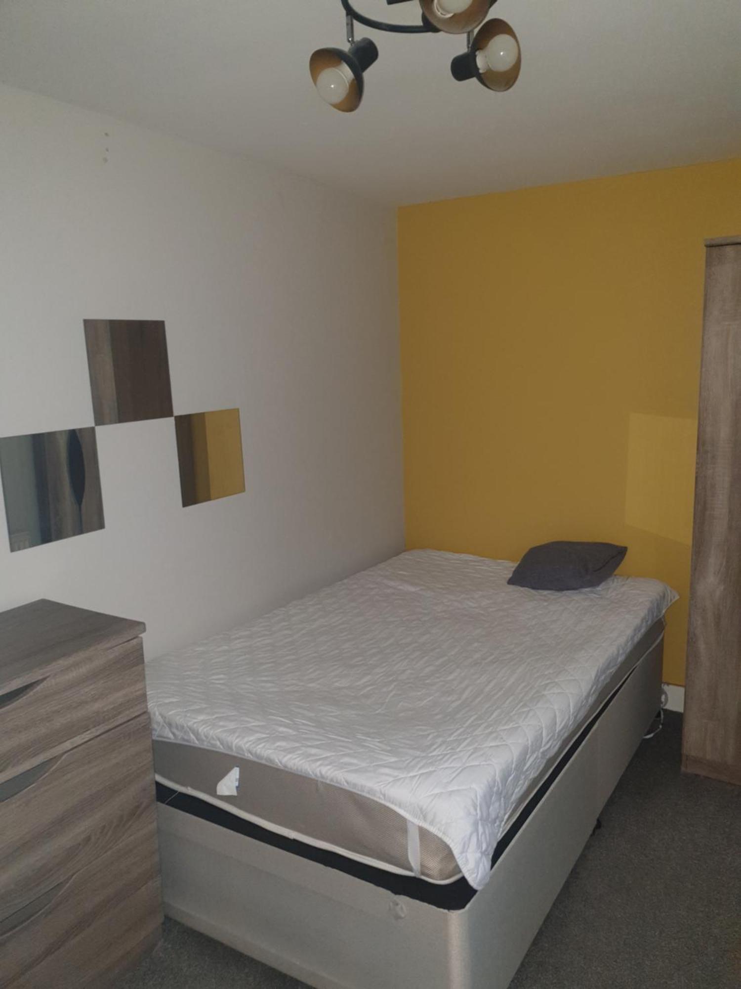 Mother-In-Law Guest House Hotel Leeds 리즈 외부 사진