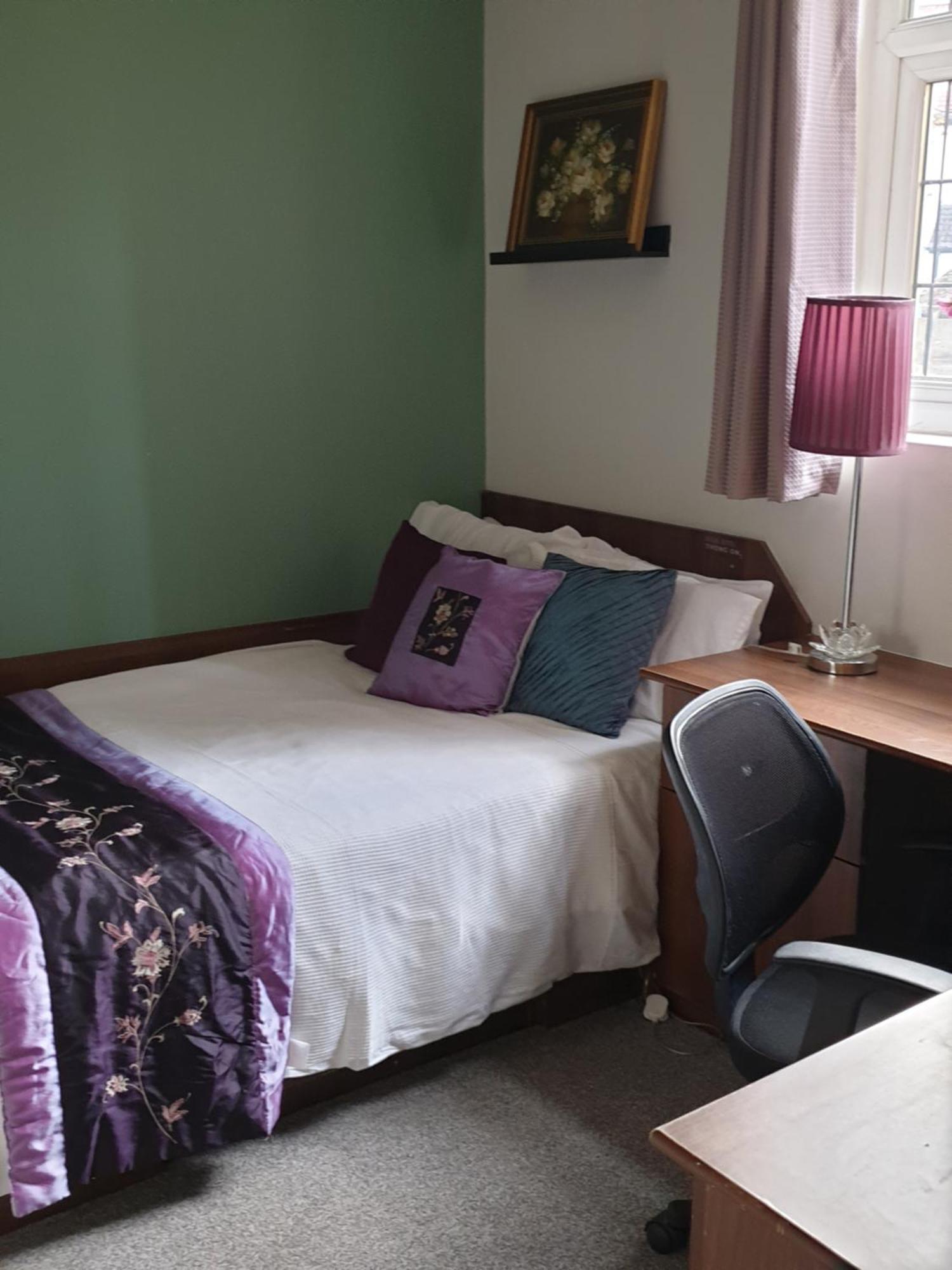 Mother-In-Law Guest House Hotel Leeds 리즈 외부 사진